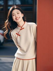 New Chinese Style White Collar Button Knitted Sweater Women Loose High End Sensation Super Beautiful Small Knitwear Top