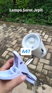 A47 RUMAH Lampu ORI 100% Meja KAP TEMPAT Jepit Fleksibel FLEXSIBLE Fitting E27 Clamp Fiting PENERANG SAKLAR ON OFF TABLE GANTUNG BACA BELAJAR DOP PIJAR LIGHTING TEMPEL PREMIUM  Harga belum termasuk bohlam  merupakan lampu meja yang serbaguna. Dapat diapli