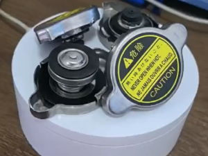 Car Radiator Cap 0.9/1.1/1.3 Universal Car Coolant Radiator Cover