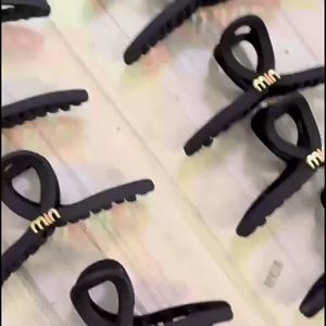 Jepitan Salon Plastik Silang Kain Acc Sanrio: Aksesori Salon Anak Murah & Fashion