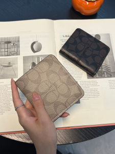 Retro Ultra-thin ผู้หญิง กระเป๋าสตางค์แบบสั้นปิดหัวเข็มขัดช่องเสียบการ์ดหลายระดับไฮเอนด์ เรียบหรู ดีไซน์ กระเป๋าสตางค์เยาวชน Pvc แนวนอนขนาดกะทัดรัด