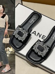 Comfortable Flat Bottom Single Strap Sandals Womens Summer Outdoor Wear 2025 New Fashion Pearl Versatile Fairy Style Cool Sandals