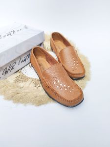 Sepatu Formal Kerja Wanita Kulit Sapi Sol Karet Tidak Licin Dipakai