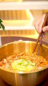 Instant Noodle / Mamasuka Mie Hot Lava Rasa Ayam Pedas Dan Keju Pedas 89 Gram Mamasuka Toppoki Rasa Original Creamy Spicy134 Gram