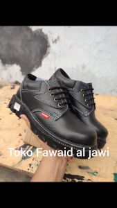 Sepatu safety kulit Terbaik king skn ujung besi sepatu safety terlaris sepatu safety murah sepatukerja sepatu kitchen sepatu safety anti licin sepatu safety dapur ujung besi