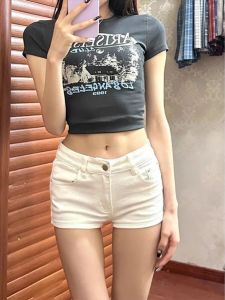 กางเกงขาสั้นยีนส์สีขาวเอวสูงทรงสลิมฟิตสำหรับผู้หญิง กางเกงขาสั้นทรงเข้ารูปเซ็กซี่ ทรงเข้ารูป สวมใส่สบาย ฤดูร้อน 2024