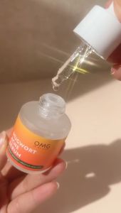 OMG Mulus Tanpa Tapi Starter Kit (Moisturizing Cream + Serum Mugwort Acne)