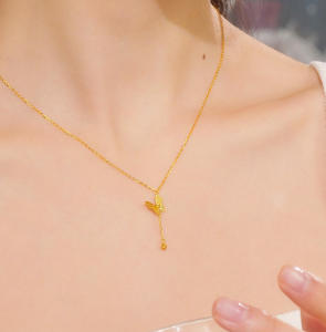 ZHOU LIU FU 周六福 750/18K Yellow Gold Necklace Butterfly Necklace Simple Dainty Trendy Chain Necklace with Pendant for Women Mom Couple Gold Jewelry Birthday Aniversary 40+5cm C0616297