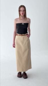 MOANA DENIM MID-WAIST SKIRT กระโปรงผ้ายีนส์ฟอก ดีเทลตะเข็บ 2 เส้น