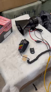 Còi hú 7 chế độ có mic còi hú âm lượng cực lớn. Điện 12v và 24v dùng cho ô tô