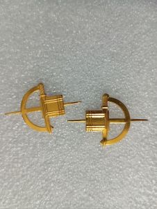 Cặp hình gắn tiết. hình rời gắn miếng nỉ logo ve áo.