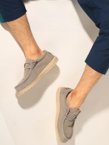 Hey Dude รองเท้าผ้าใบลำลองชาย ทรงหัวมน สวมใส่สบาย ระบายอากาศได้ดี น้ำหนักเบา รองเท้าลำลองสีพื้น ทรงหัวมน ทรงหัวมน