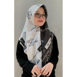KERUDUNG SEGIEMPAT VOAL MOTIF THOLABUL ILMI ATAU MAHFUDZOT PEGON ARAB