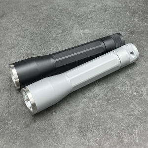 NITEIZE INOVA Love Nova XO3 High Brightness Two Modes Flashlight Outdoor Camping Travel Lighting Waterproof LED Handheld Torch