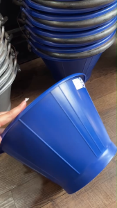 กระป๋องปูนรุ่นเล็ก ถังไนล่อน ถังผสมปูนไนล่อนกระป๋องหิ้วปูนไนล่อนหูหิ้วสีดำ สีน้ำเงิน สีบรอนซ์