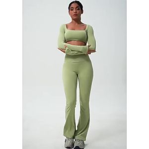 Sweat-wicking Tight-fitting Yoga and Running Top with Chest Pad for Women