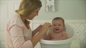 2-in-1 baby shampoo and shower gel baby shampoo and shower gel for sensitive skin non-irritating 2-in-1 shampoo and shower gel hypoallergenic formula suitable for sensitive hair and skin lightly scented