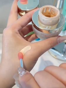 Mini Silicone Lip Brush with Cover | Soft Applicator for Lipstick Lip Gloss & Lip Mask | Portable Makeup Tool  迷你硅胶小唇刷 口红刷