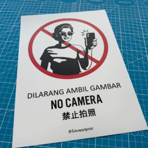No Camera. Dilarang Ambil Gambar. 禁止拍照. Do Not Take Picture or Photo. Premium Sticker Prohibition Sign. Prohibited Label Notice Signage. Laminated Waterproof Scratch Resistant. Suitable for Indoor and Outdoor. Retro Exclusive Design.