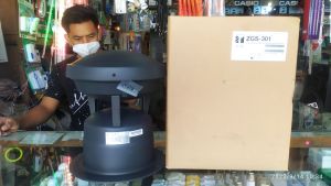 speaker garden speaker taman speaker outdoor brand Toa Type ZGS301 tahan Air material fiber dan plastik mewah elegan bagus murah sesuai fungsinya