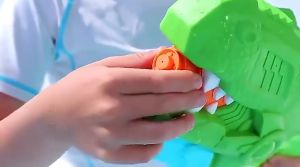 Mainan Tembakan air anak dinosaurus Trex Jumbo besar Mainan Pistol Air watergun