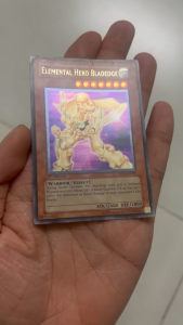 [Thẻ Yugioh] Elemental Hero Bladedge - Ultimate rare (EEN-EN007)