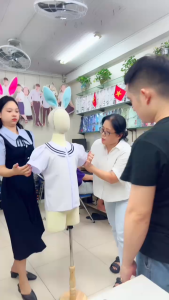 Áo trắng cổ lá sen cho bé gái đi họcvải kate silk hút mồ hôi tay phồng size từ 18kg đến 60kg