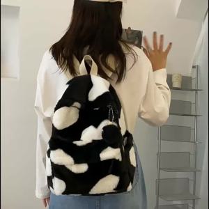 NALLCHEER กระเป๋าเป้ กระเป๋าเป้หลัง กระเป๋าเป้ผู้หญิงขนปุยลายหัวใจน่ารักเป้สะพายหลังสำหรับนักเรียนกระเป๋านักเรียนกระเป๋าแล็ปท็อปกระเป๋าผ้ากำมะหยี่ กระเป๋าสะพายหลัง