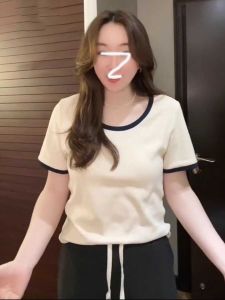 เสื้อยืดคอกลมแขนสั้นทรงเข้ารูปสำหรับผู้หญิงไซส์ใหญ่ ฤดูร้อน เสื้อผ้าทำงานสไตล์เกาหลี ปกติ ปกติ คอวี ปกติ แขนสั้น สไตล์ลำลอง