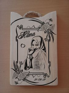 Lukisan / Foto Pada Kayu Murah (Ukuran Sedang)