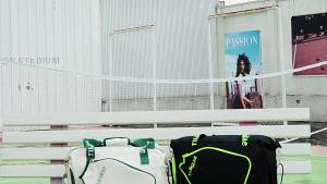 ไนล่อน Pickleball พายกระเป๋าความจุขนาดใหญ่กันน้ำ Pickleball C Rossbody กระเป๋าสายรัดปรับระดับ Pickleball แร็กเกตกระเป๋าสะพาย