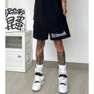 กางเกงขาสั้นลำลองสีดำแฟชั่นสำหรับผู้ชาย กางเกงขายาวห้าแฉกสไตล์บาสเก็ตบอลหลวมๆ สวมใส่สบายในฤดูร้อน