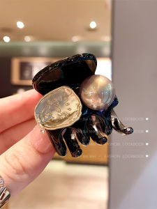 กิ๊บติดผมโลหะสีดำสไตล์ย้อนยุค กิ๊บติดผมด้านข้าง กิ๊บติดผมรูปฉลามขนาดเล็ก ทรงหน้าม้า แฟชั่นใหม่ 2024 กิ๊บติดผมแบบยูนิเซ็กซ์