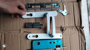 Khoá cửa Nhựa lõi thép 4500 nhôm hệ xingfa pma loại tay tròn