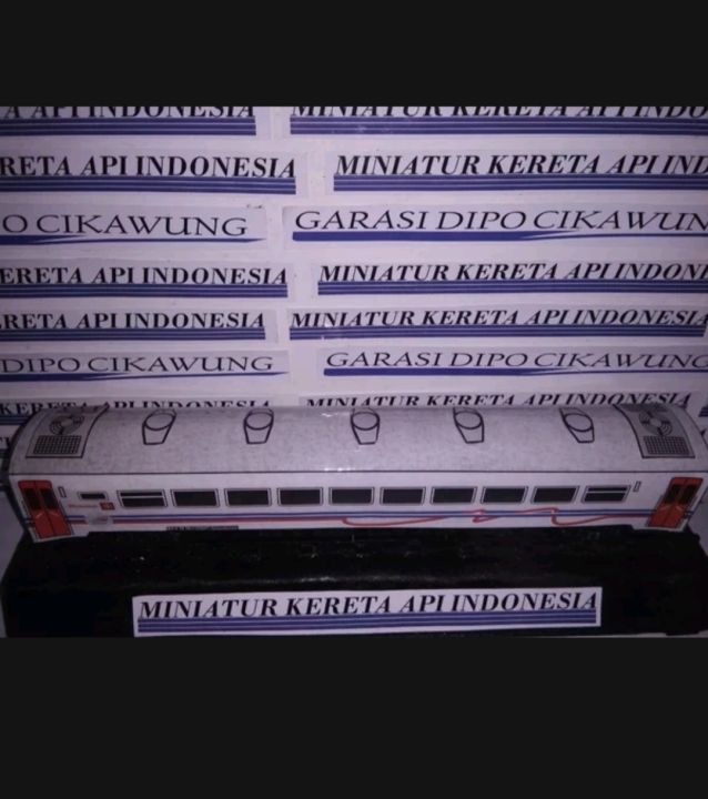 Miniatur Kereta Api Livery Ekonomi Lazada Indonesia