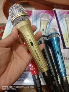 mic karaoke suara enteng jernih peka dan ngebas merek  osonyo s816.   mic kabel  murah