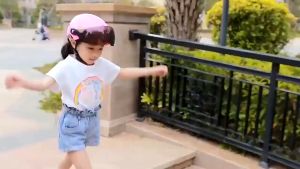 2-13 ปี 2023 หมวกกันน็อคเด็ก สำหรับการดูแลการแพ้ผิวหนังสือและตัวเอง รูปแบบการ์ตูน เลนส์น้ำตาล ระบายอากาศได้ดี