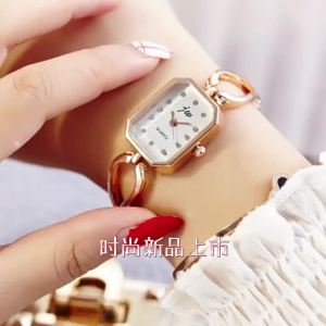 นาฬิกาควอตซ์แฟชั่นของผู้หญิงสร้อยข้อมือสายเหล็กของผู้หญิงนาฬิกาแฟชั่นนักเรียนสไตล์เกาหลีใหม่