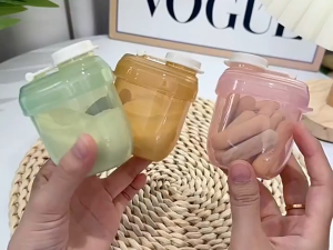 Baby Milk Powder BPA Free Dispenser Leakproof Portable Storage Box Children Food Container 90ml/40g