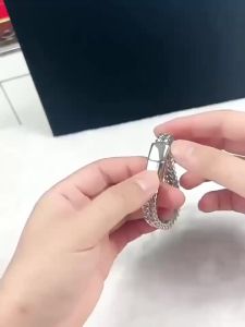 Vòng Tay Nam Nữ Bằng Thép Không Gỉ Kiểu Bện Hai Hàng Vảy Cá Khóa Từ Hợp Kim Phong Cách Hip Hop Rock Phụ Kiện Trang Sức Tùy Chỉnh