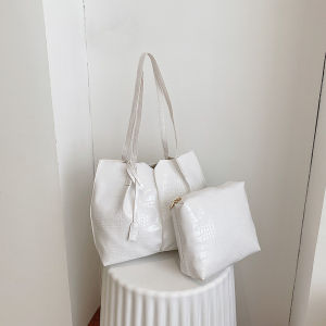 Spring Summer New Fashionable Soft Surface Tote Bag Large Capacity Single Shoulder Commuter Womens Bag Trendy Korean Style