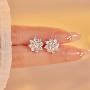 ต่างหูเงิน S925 ประดับเพชร Moissanite สไตล์เกาหลี สำหรับผู้หญิง ต่างหูแบบเรียบง่ายที่มีเอกลักษณ์เฉพาะตัวและหรูหรา