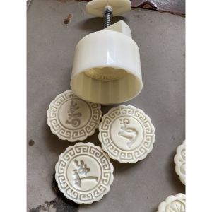 Khuân làm bánh trung thu lò xo kèm 6 mặt thay thế - hàng đẹp chất lượng