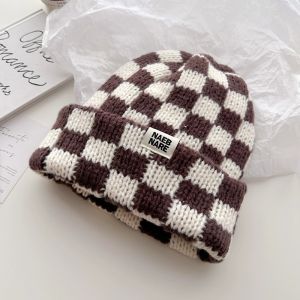 【WJ】New autumn and winter warm checker pattern easy-matching woolen hat Couple Knitted Hat Female Ear Protection Cold Hat