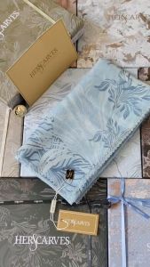 Hers Scarves Kerudung Voal High Twist Motif Floral Hightwist Box Metal Logo  Free Brooch