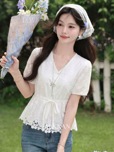 Áo Nữ Mùa Hè Cổ V Hình Hoa Màu Trắng Nhạt Ôm Eo