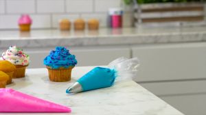 200pcs Anti Burst Piping Bags Icing Piping Bag Birthday Cake making Pastry Bags Package Kitchen Baking Supplies