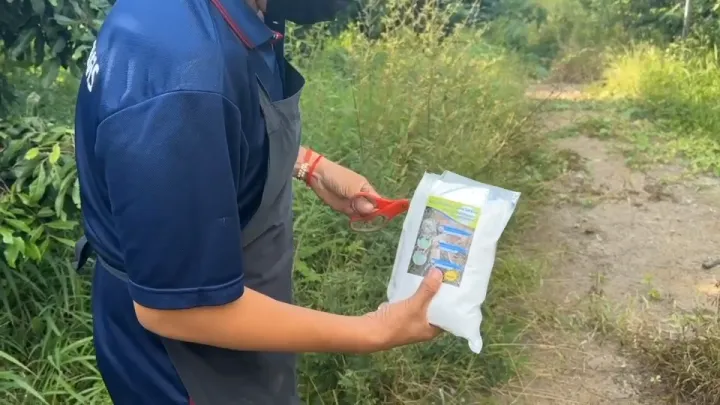 ผงกำจัดวัชพืช ปลอดภัยกับคนและสัตว์ สำหรับสวนและนาข้าว