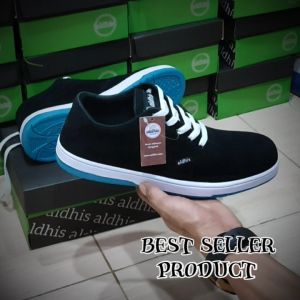 Sepatu Cowok Dewasa Sneakers Pria Casual Hitam Putih Brand Lokal Aldhis A7210 Buat Gaya dan Kerja