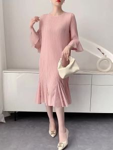 L-536 One Size (45-75kg) Beaded Miyake Style Pleated Purple Summer Midi Dress With Pleated Flare Sleeves